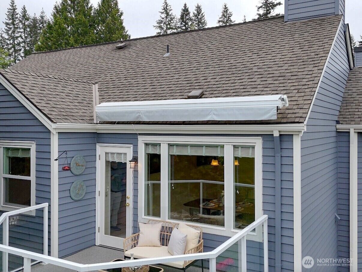Property Photo: 22471 SE 42nd Terrace 2204 WA 98029