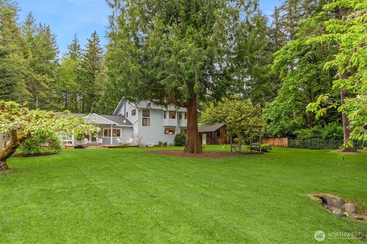 Property Photo:  6729 NE Ralston Road  WA 98110 