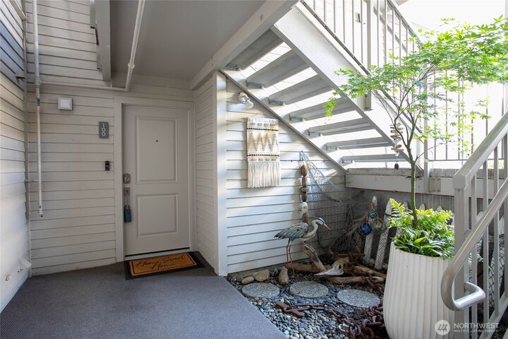 Property Photo:  600 S State Street 100  WA 98225 