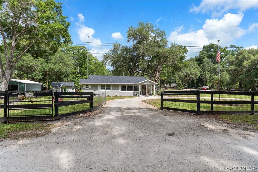 Property Photo:  7636 S Four Oaks Drive  FL 34436 