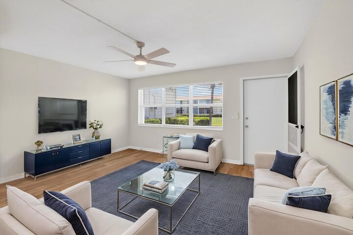 Property Photo:  660 Horizon W 107  FL 33435 