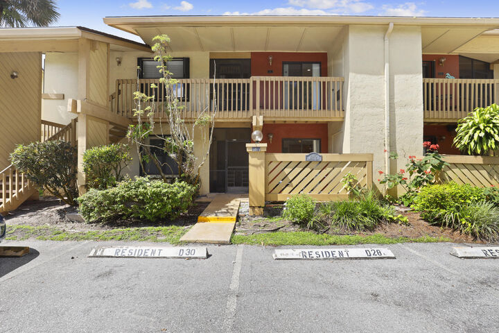 Property Photo:  12970 Dartford Trail 6  FL 33414 