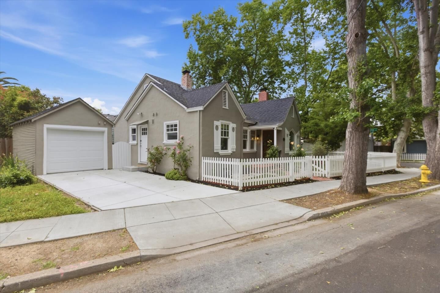 Property Photo:  1055 Newhall Street  CA 95126 