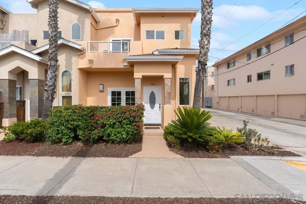 Property Photo:  1909 Diamond  CA 92109 