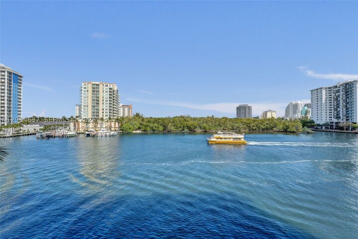 Property Photo: 936 Intracoastal Dr 4F FL 33304