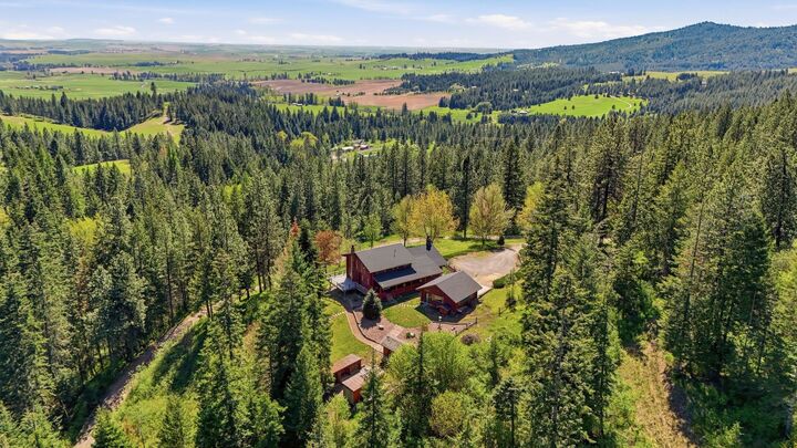Property Photo: 22821 E Harvard Branch Rd WA 99030