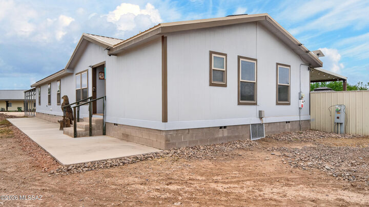 Property Photo:  115 N Kempton Way  AZ 85630 