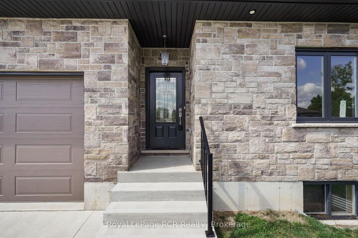 Property Photo: 274 Queen Street S ON N0G 1B0