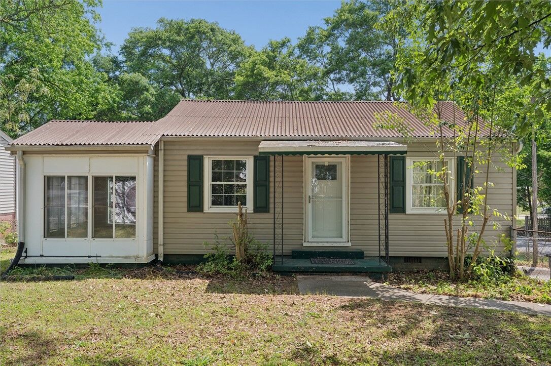 Property Photo: 2 Maryland Avenue SC 29611