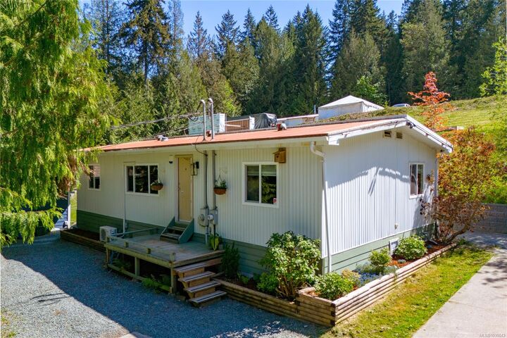 Property Photo: 3662 Telegraph Rd BC V0R 1L4