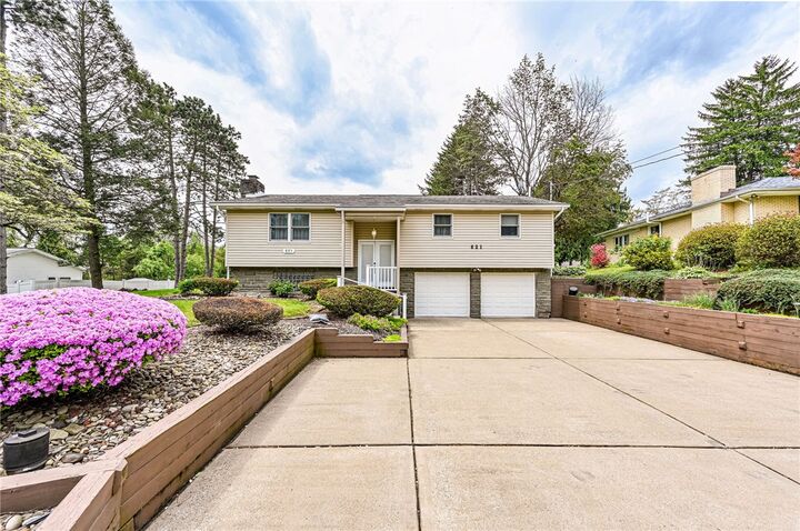 Property Photo: 621 Sandy Hill Rd PA 15642