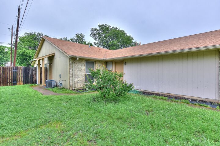 Property Photo:  16132 Fitchburg Circle  TX 78660 