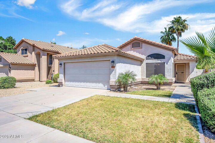 Property Photo:  1284 W Kingbird Drive  AZ 85286 