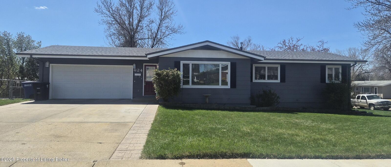 Property Photo: 624 E 10th Street ND 58601