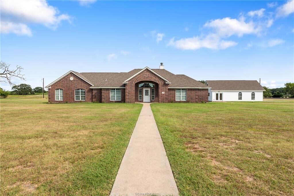 Property Photo:  6100 Whitetail Lane  TX 77808 