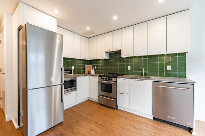 648 Lea Avenue 402 — photo 1