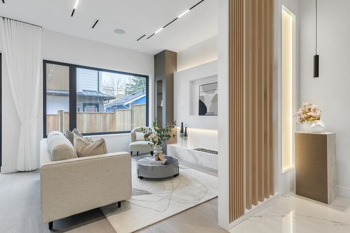 Property Photo:  4023 W 18th Avenue 2  BC V6S 1B9 