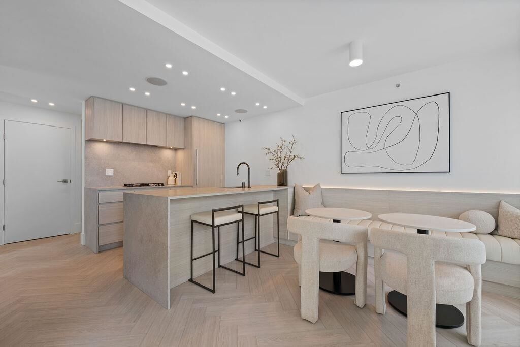 Property Photo:  1438 Richards Street 2206  BC V6Z 3B8 