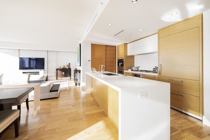 Property Photo:  667 Howe Street 3001  BC V6C 0B5 