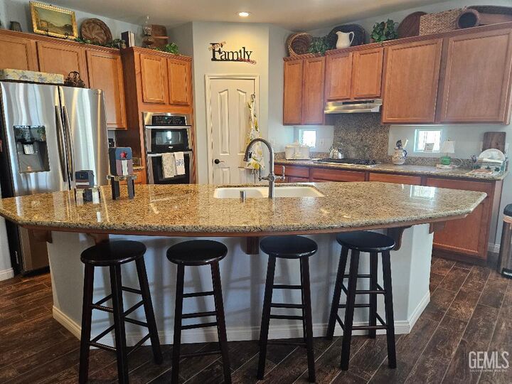 Property Photo:  11920 Kettering Drive  CA 93312 