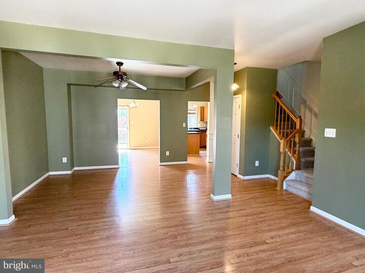 Property Photo:  565 Tuliptree Square NE  VA 20176 