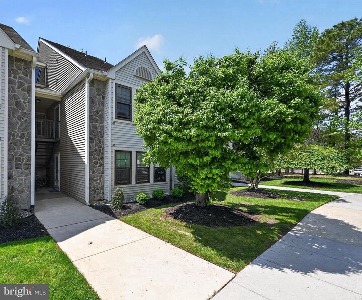 Property Photo:  42 Summit Court  NJ 08053 