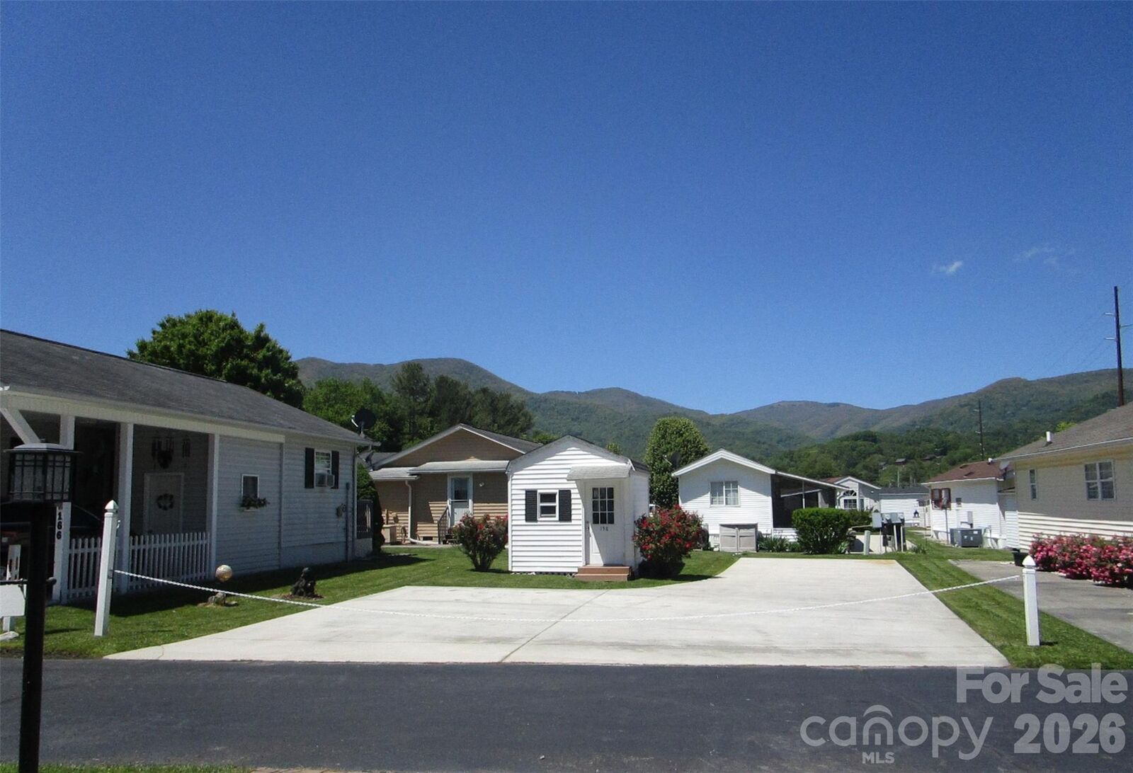 Property Photo: 158 Summer Place Drive NC 28785