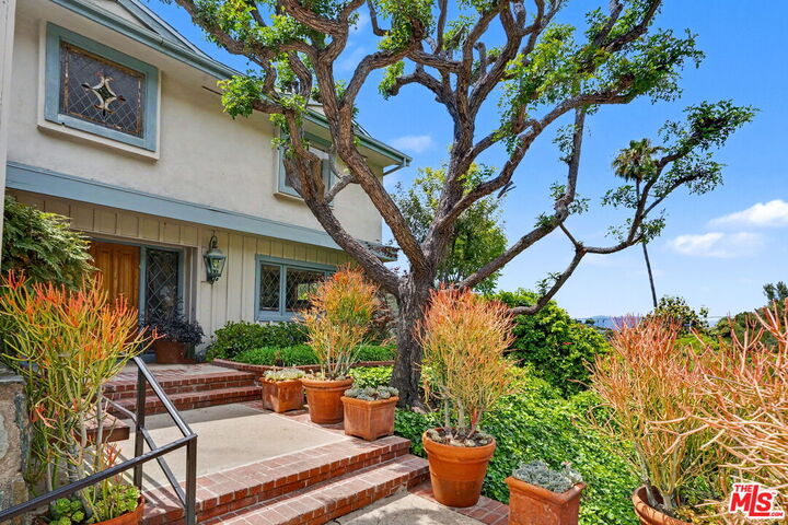 Property Photo:  3563 Stone Canyon Ave  CA 91403 