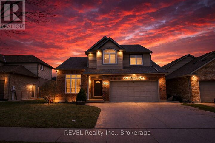 Property Photo:  6978 Shannon Drive  ON L2H 3N7 