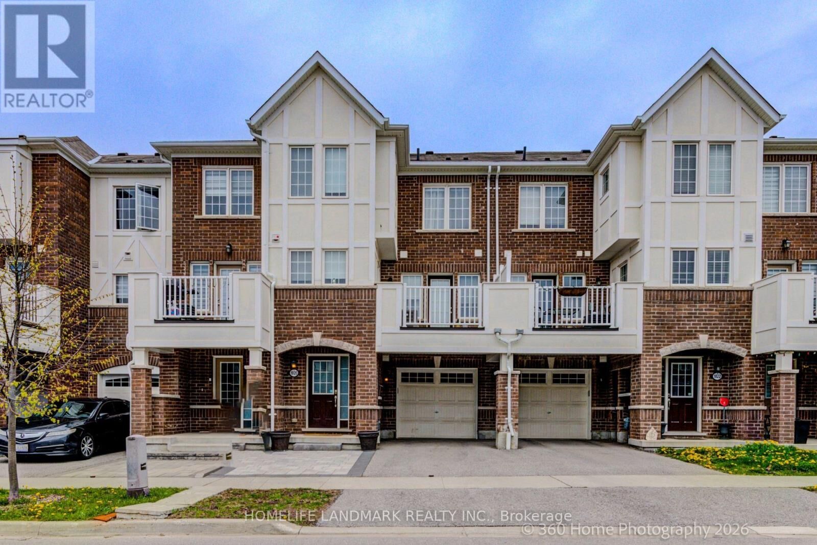 Property Photo:  1020 Dragonfly Avenue  ON L1X 0E9 