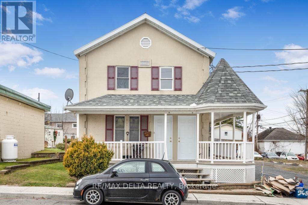Property Photo:  268 James Street A  ON K6A 1S8 