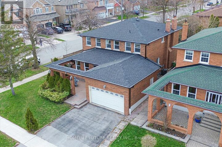 Property Photo:  2 Lovel Avenue  ON M1B 2M5 
