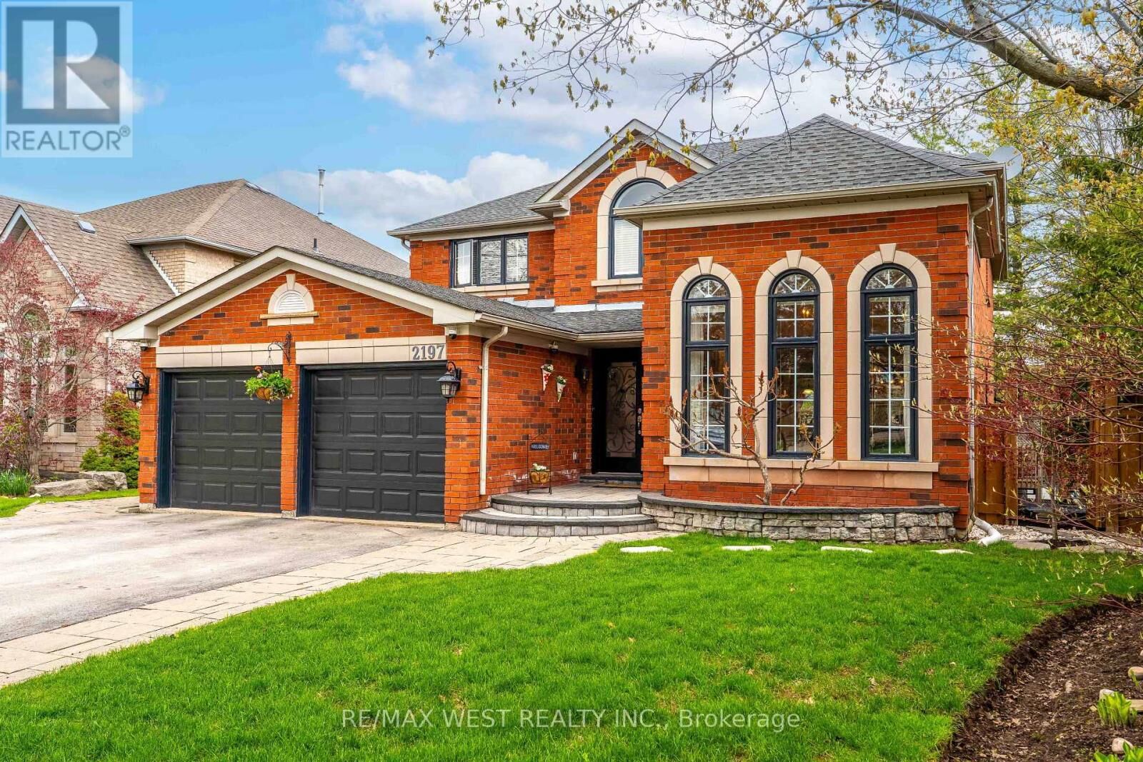 Property Photo:  2197 Shaftesbury Court  ON L6H 6C6 