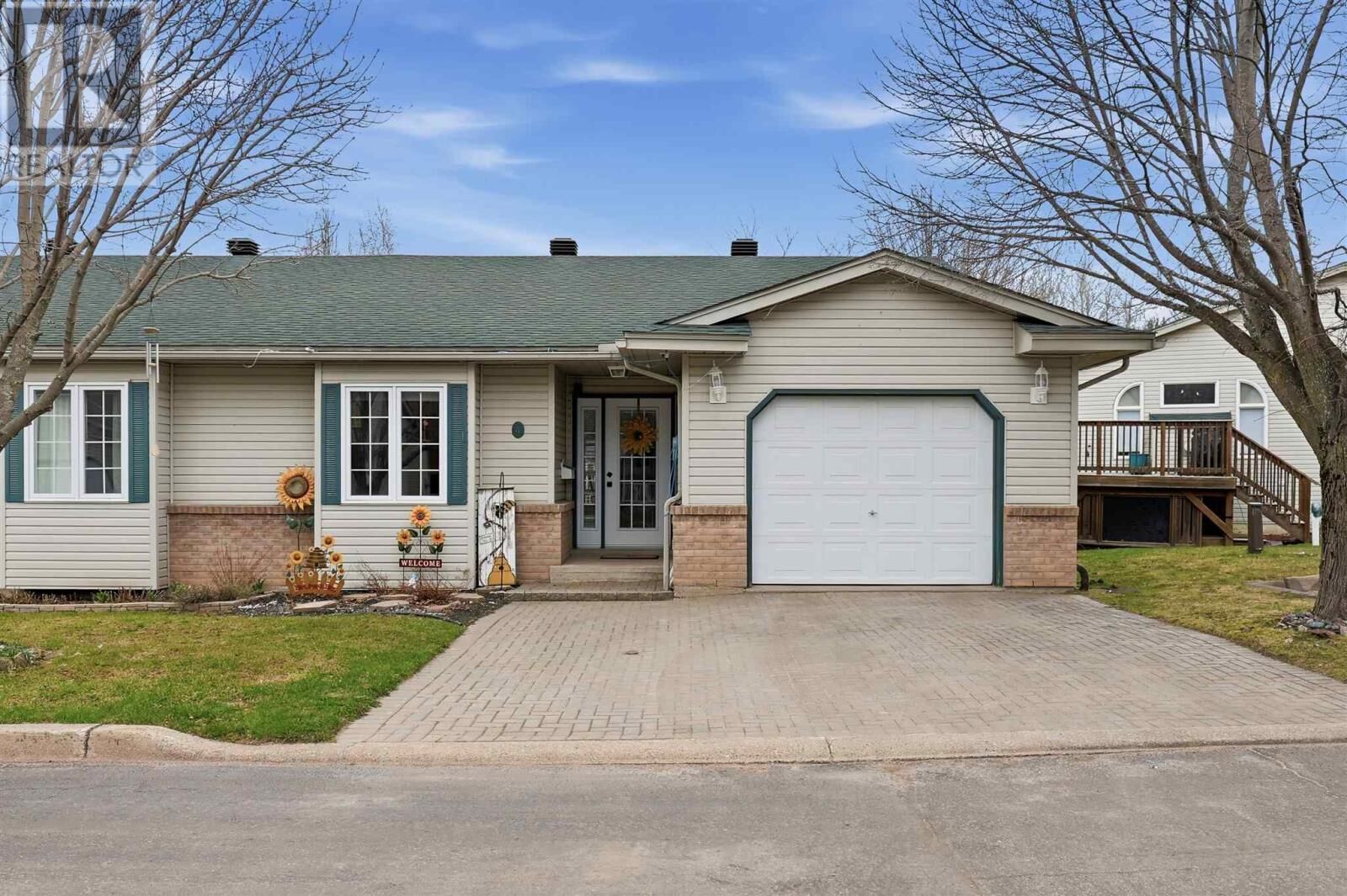 Property Photo:  571-4 North St  ON P6B 6K7 