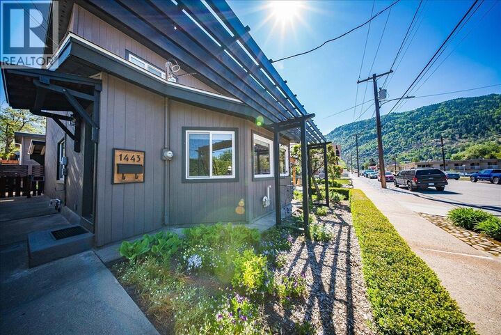 Property Photo:  1443 Columbia Avenue  BC V1R 1J7 