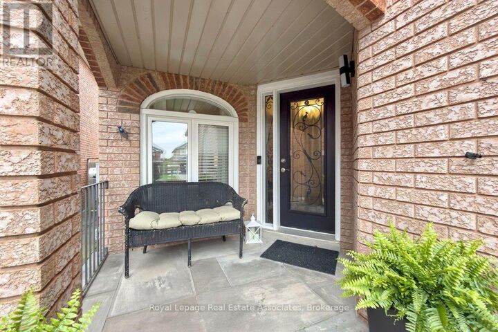 Property Photo:  7321 Sandhurst Drive  ON L5N 7G8 