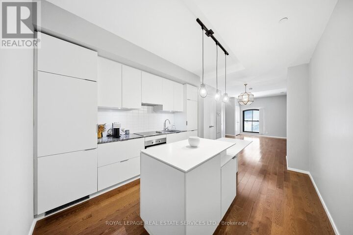 Property Photo:  5 St Joseph Street 208  ON M4Y 0B6 