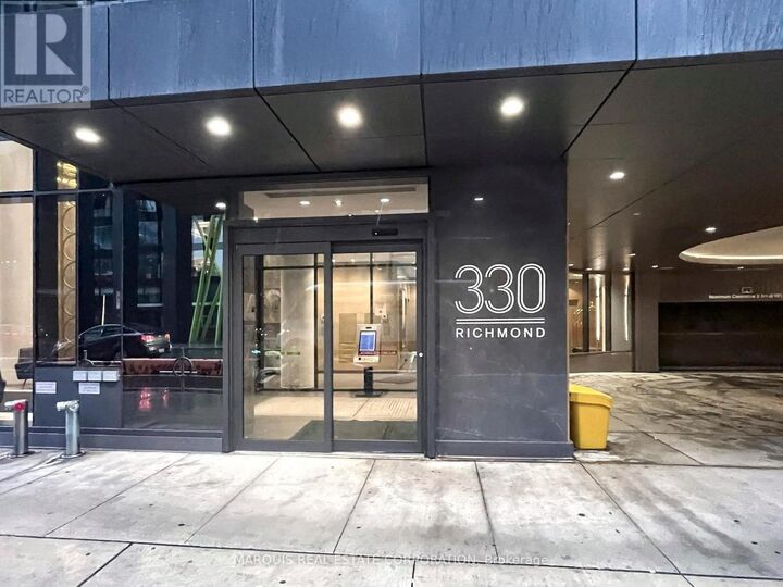 Property Photo:  330 Richmond Street West  ON M5V 0M4 