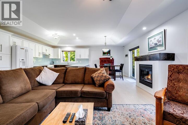 Property Photo:  210 Dieppe Crescent  ON N9Y 4B9 
