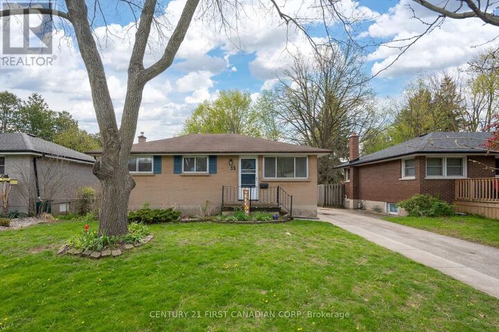Property Photo:  33 Strathcona Drive  ON N5W 1P7 