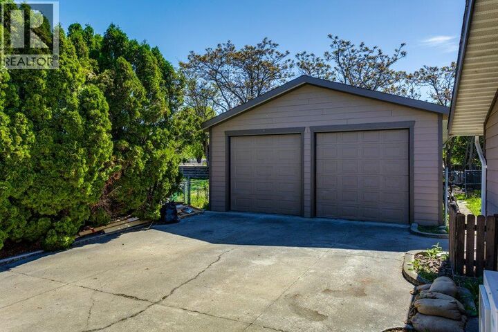 Property Photo:  2559 Benvoulin Road  BC V1W 2C9 