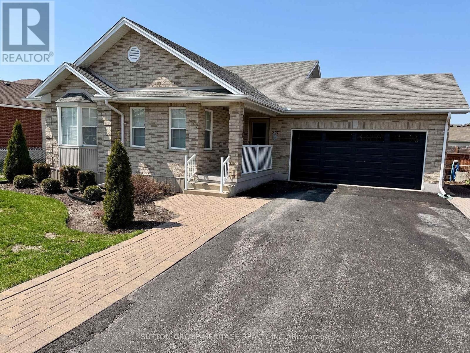 Property Photo:  227 Victoria Avenue North  ON K9V 6C9 