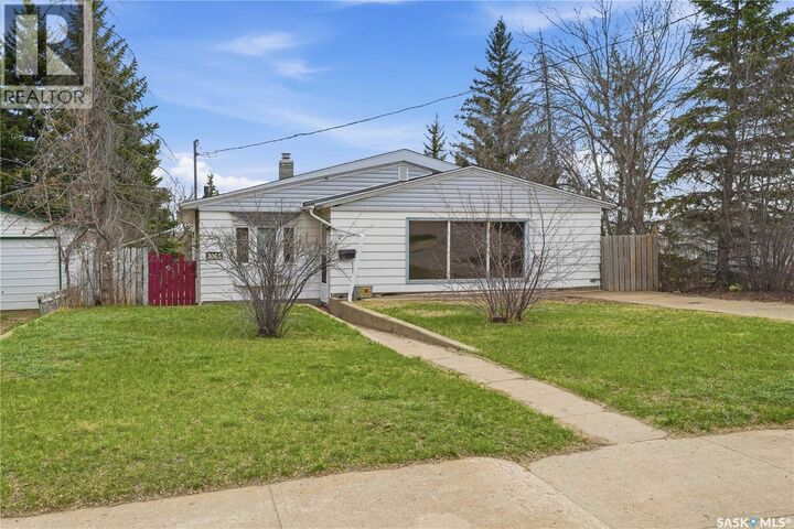 Property Photo:  1065 Stadacona Street W  SK S6H 2B1 