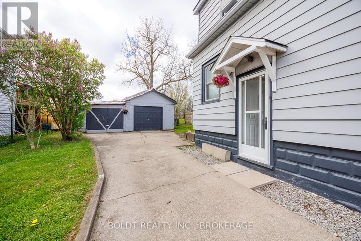 Property Photo:  142 Clara Street  ON L2V 1K3 