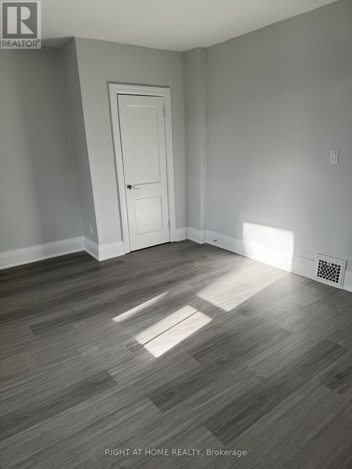 Property Photo:  68 Woodington Avenue Upper  ON M4C 3J5 