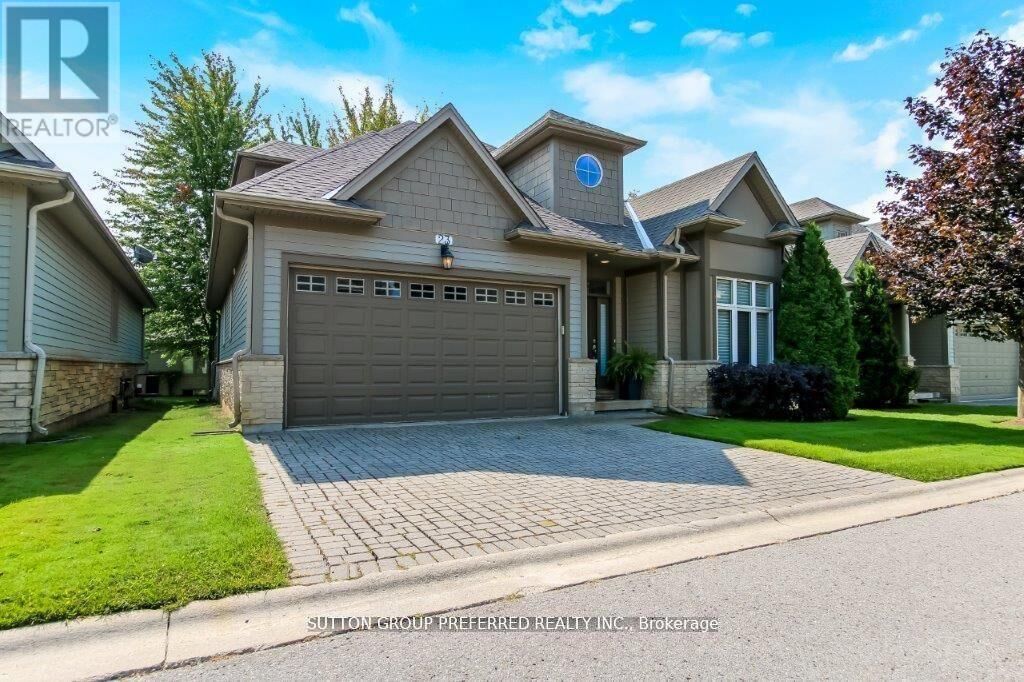 Property Photo:  124 North Centre Road 23  ON N5X 4R3 