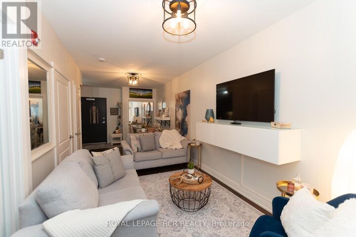 Property Photo:  310 Broadway Avenue 309  ON L9W 1L3 