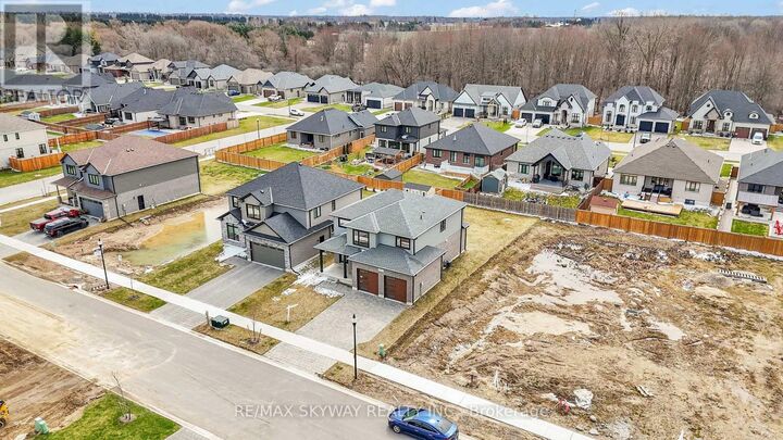 Property Photo:  176 Foxborough Place  ON N0M 2P0 
