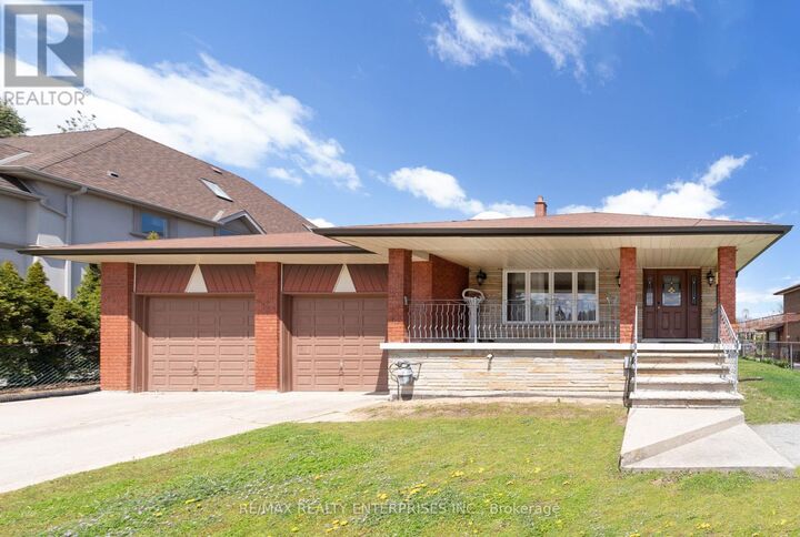 Property Photo:  1351 Haig Boulevard  ON L5E 2M8 