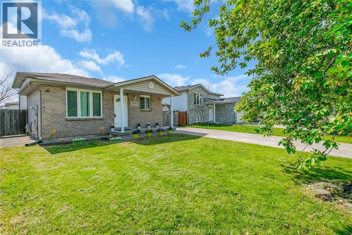 Property Photo:  3453 Caribou Crescent  ON N8W 5V4 